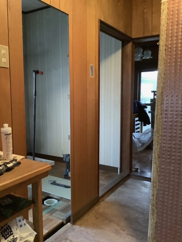 1室を2室に区切る