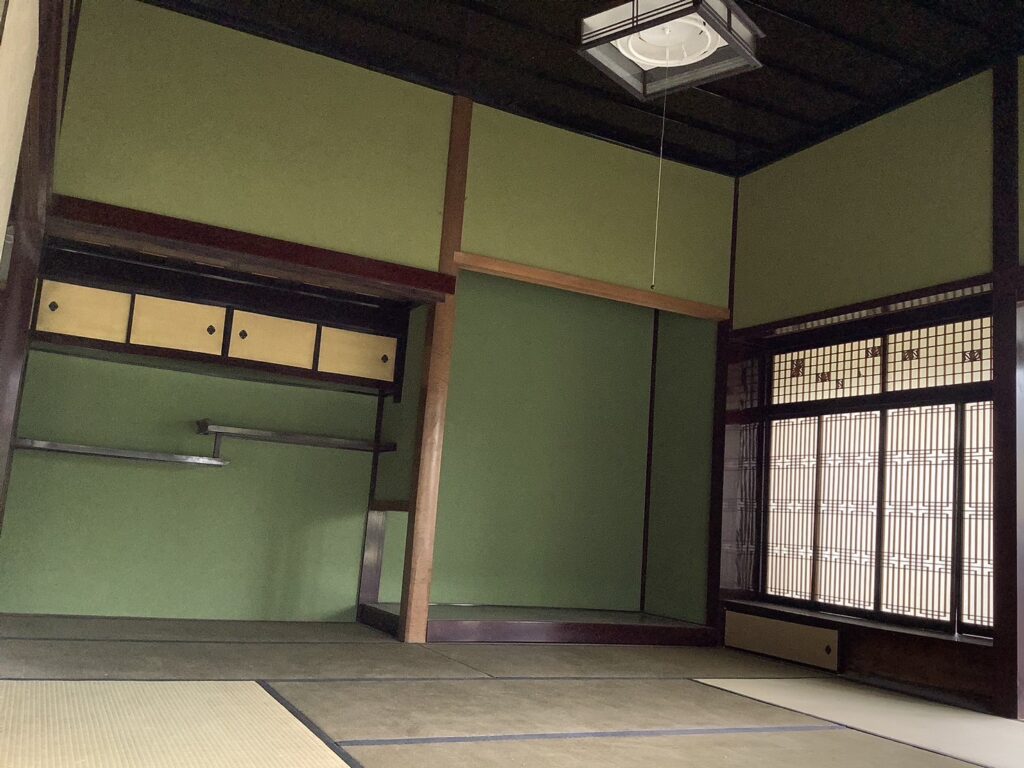 漆塗りの天井