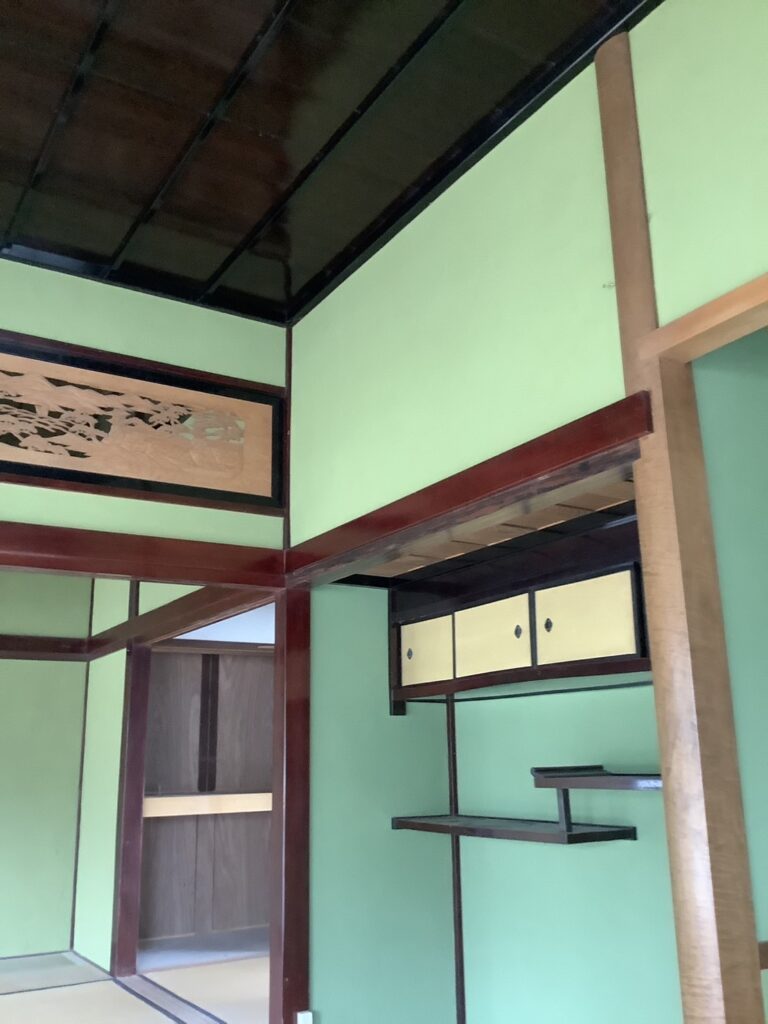 漆塗りの部屋